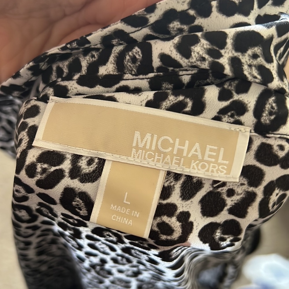 Michael Kors snow leopard, drawstring waist, zip up blouse, size large - Picture 2 of 11